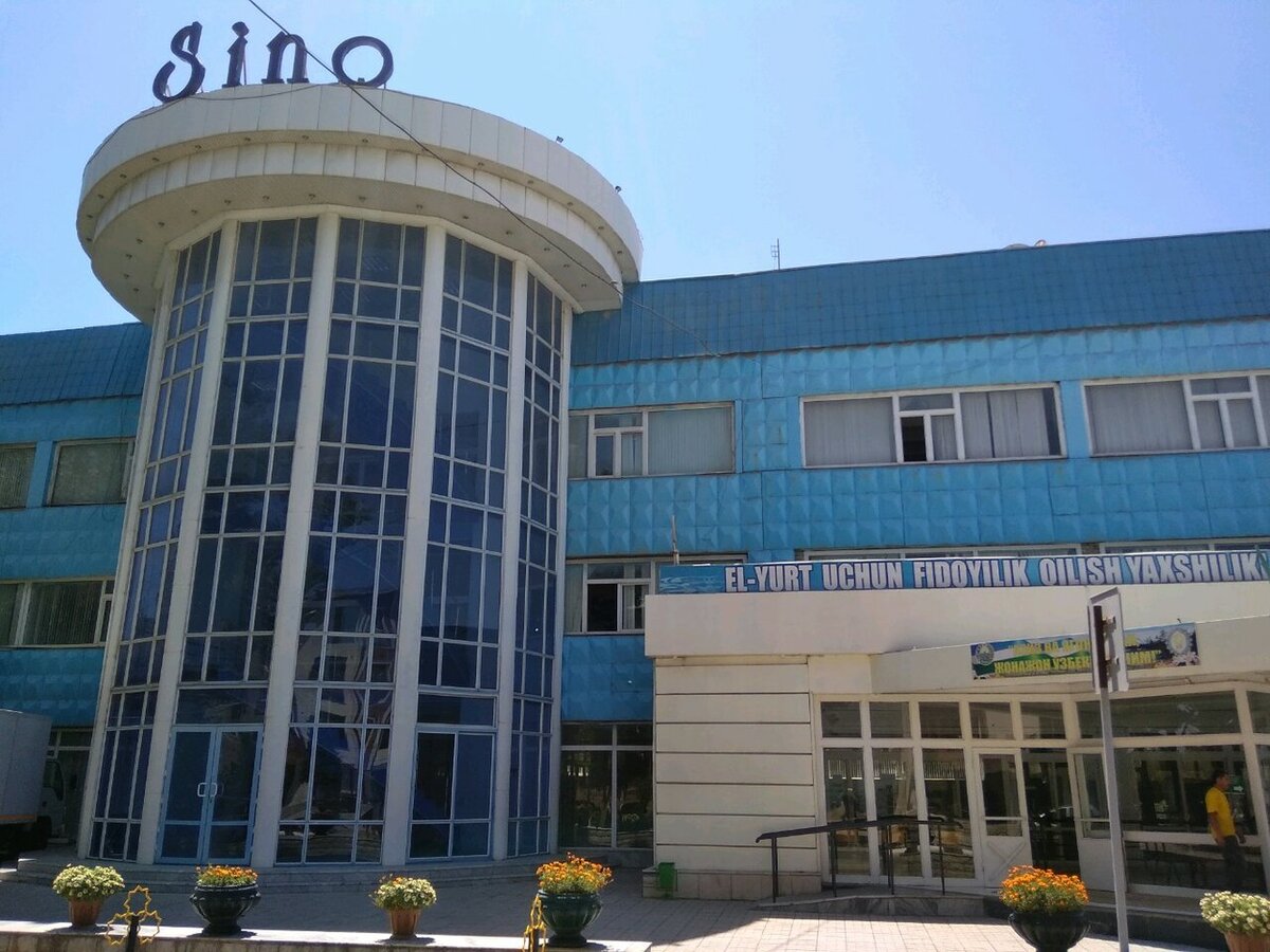 зима самарканд регистан. ковровая фабрика худжум в самарканде. заводы самарканда. регистан самарканд. тони грин самарканд.