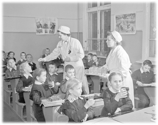 Медсестры проверяют класс