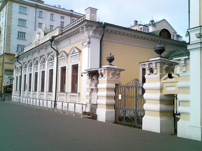 Дом шаляпина в москве на новинском бульваре