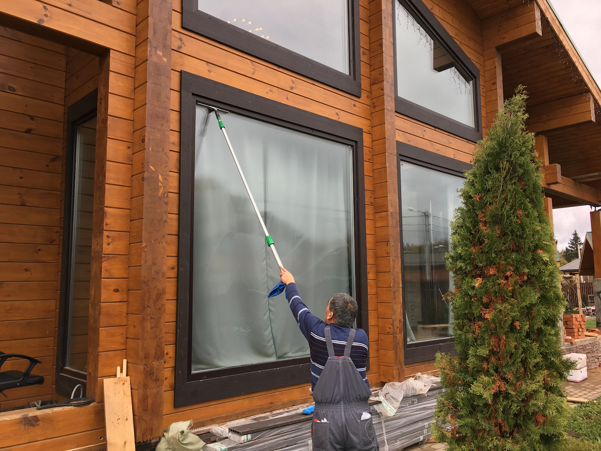 Профессиональная мойка окон. //Фото: i.pinimg.com