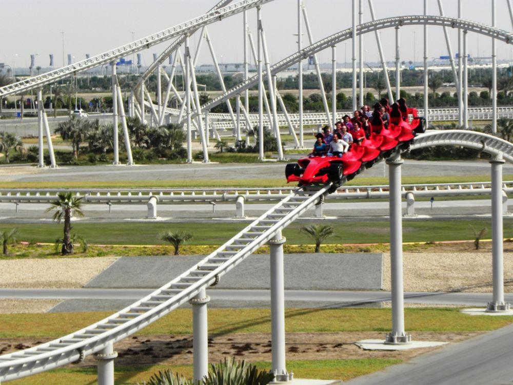 Американские горки феррари. Ferrari World Абу-Даби американские горки. Феррари парк Абу Даби горки. Formula Rossa" в Ferrari World в Абу-Даби. Феррари парк американская горка.