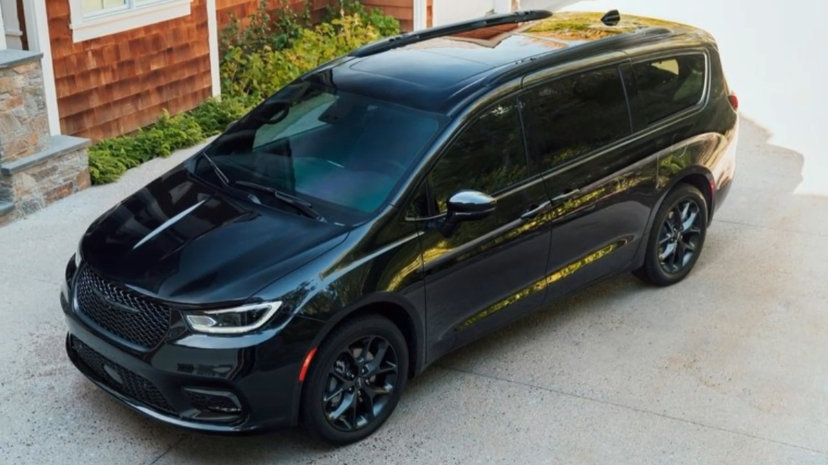 Chrysler Pacifica 2021 года