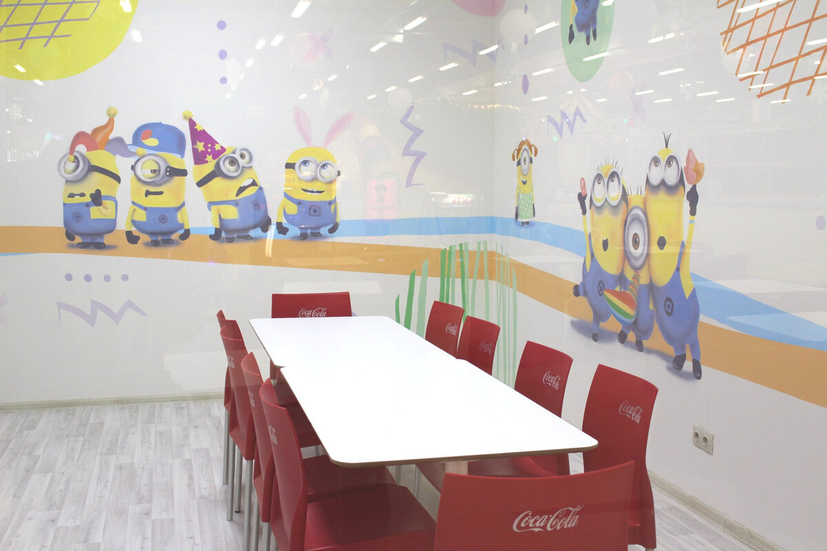 Художественная роспись стен. Миньоны