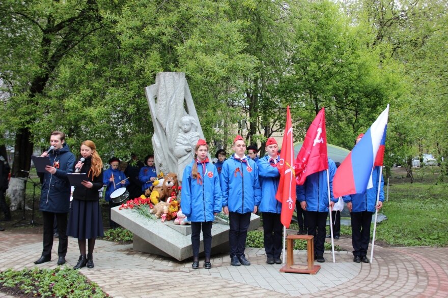 Акция у памятника в 2019 году | Фото: vk.com/anfisinsad