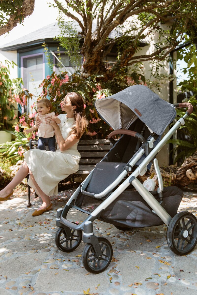 UPPAbaby Vista V2  в прогулочном варианте (модель 2020 года)