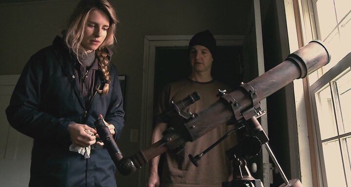 Брит Марлинг не только сыграла главную роль, но и приложила руку к сценарию