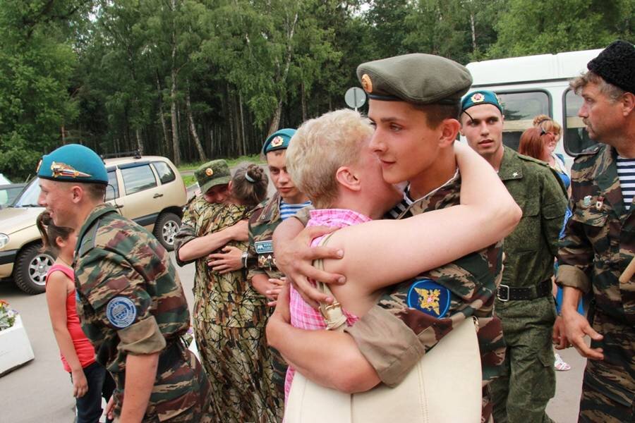 2. Горячий напиток и сладости