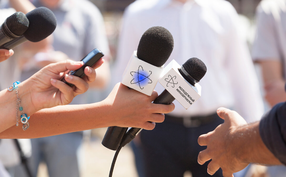 Работник сми. День журналистики. Пресс-центр. Журналистика. Средства массовой информации.