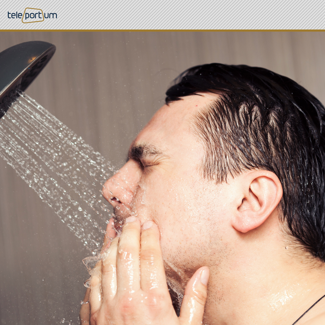 Картинка из интернета. Сделано с помощью Canva. Логотип телепортум такси.