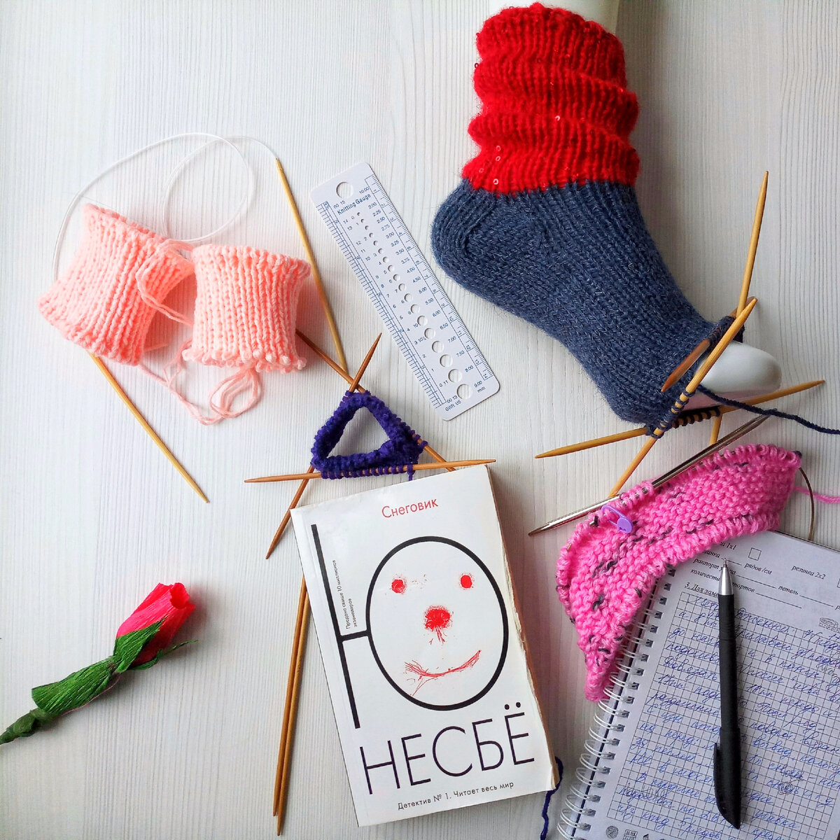 Эта книга экранизирована уже. Так фото из- архива, без особого сюжета.