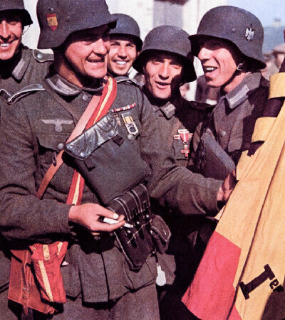 Голубая дивизия – 250-я дивизия испанских добровольцев тактическое соединение сухопутных войск Вермахта. /фото реставрировано мной, изображение взято из открытых источников/