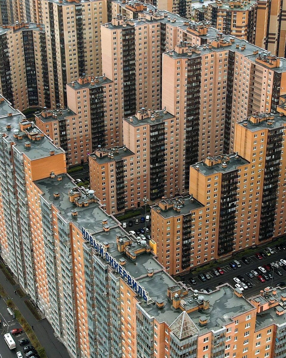 Человейники мурино кудрово. Жк оккервиль кудрово. Москва высотка человейник. Жк муравейник кудрово. Самый большой человейник.