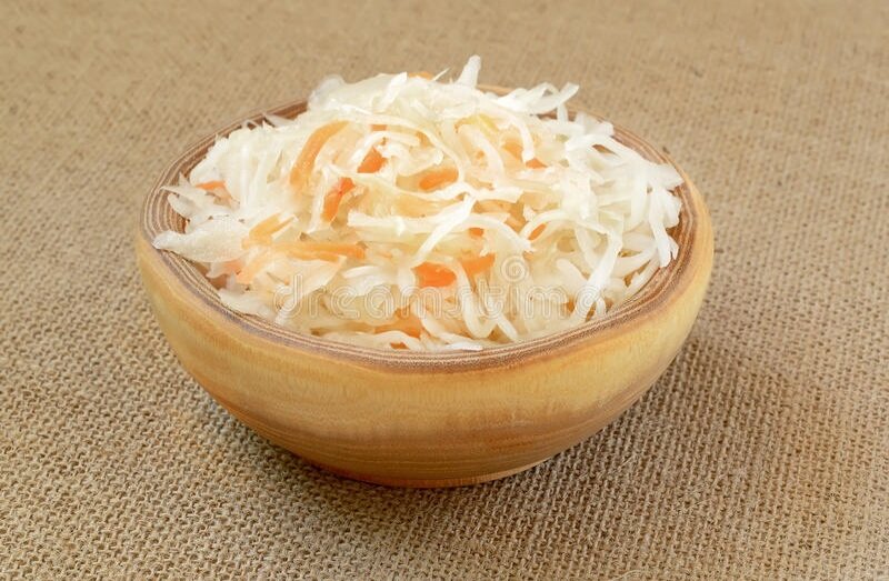 Здравствуйте уважаемые читатели!Хочу вам рассказать, как обычная квашенная капуста спасла мою бабушку.Родилась моя бабуля в далком 1900г. А может и раньше, тогда детей записывали в церковной книге, летом до церкви легко дойти.А как осень раскеселит дороги, да зима занесет снегом, поэтому запись делали как дорога была пригодна для движения.Бабушка подростала в большой семье, 8 детей было,  в 13 лет пошла работать на барина (как она говорила).Работала сперва помошницей по кухне, а потом и кухаркой стала.В то время работа была двух видов, мананки и поденки, Мананки - 6 дней работаешь в усадьбе а на выходной домой, поденки-днем работаешь вечером домой. В 18г. барин уехал и не вернулся, пришла революция, голод, болезни.Особо свирепствовал тогда тиф. Бабушкину семью он тоже не обошел стороной, заболели все. Бабушка была одна из всех кто мог двигаться, другие совсем были плохи. В подвале кроме бочки квашенной капусты  да несколько ведер картошки да лебеда с огорода, ни чего не было.Приходилось есть по большей части капусту , завтрак ,обед, ужин ,одна капуста.Только спустя несколько дней, все понемногу пошли на поправку, медленно но пошли.Бабуля моя окрепла первой, а там и остальные подниматься стали.Так мне рассказывала моя бабушка, говорила,что выжыть им помогла квашенная капуста.Дожила она до 96 лет, и сохранила привычку, на обед и ужин есть хоть немного но обязательно квашенную капусту.Солила она ее всегда сама, хрустящая сладкая  и обязательно тмин. Незнаю правда это или нет, что мне бабуля рассказала то и я вам поведала.Но квашенная капуста действительно кладезь витаминов, и рассол капустный от нее не отстает.  Если вам понравился мой рассказ, ставте лайки ,подписывайтесь на мой канал, мне есть о чем вам рассказать.Спасибо за прочтение.#####