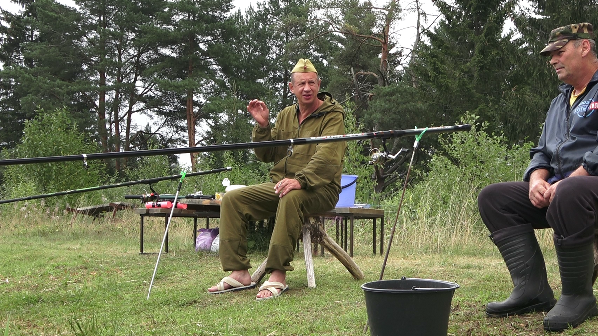 рыбаки на рыбалке