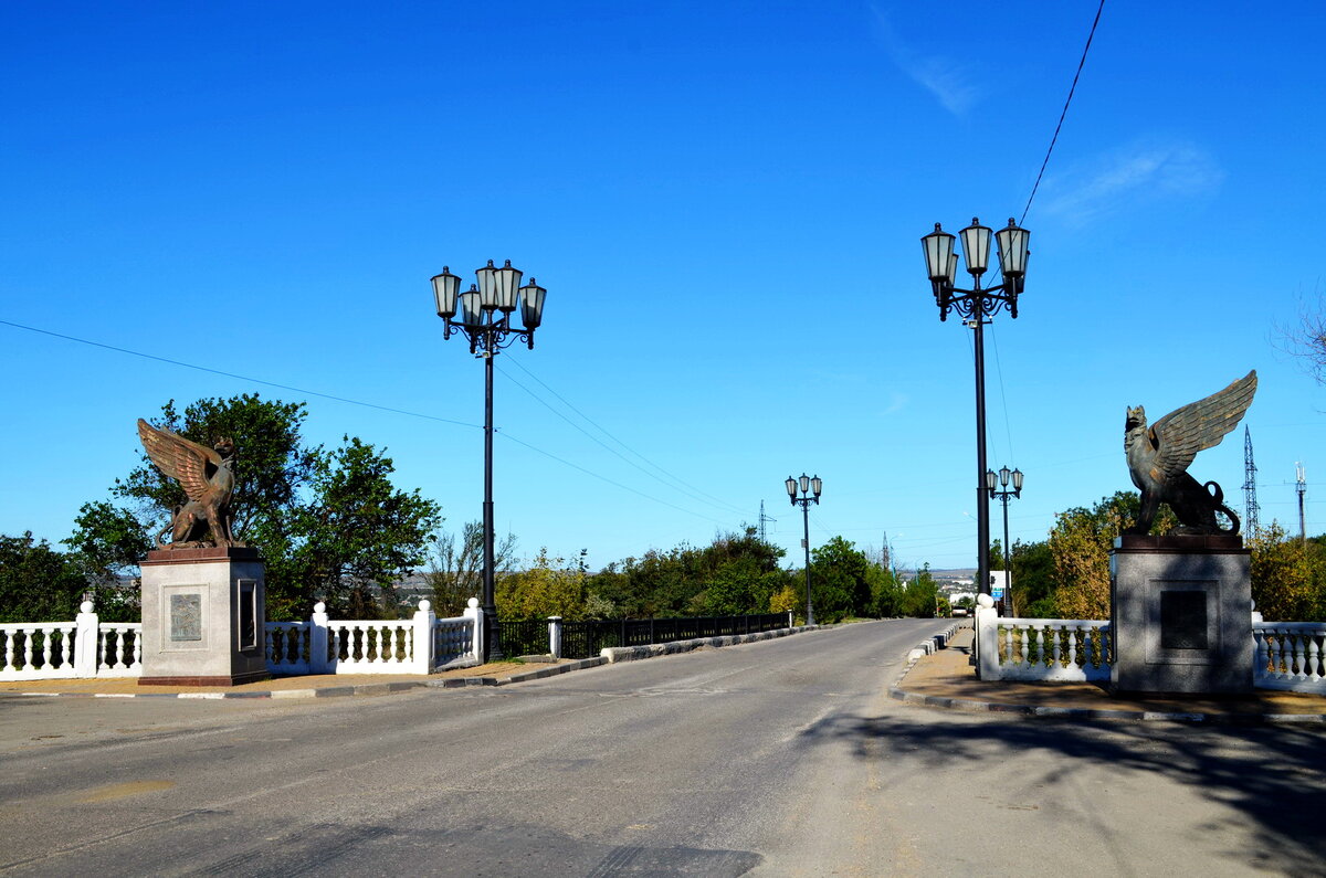 На въезде в город