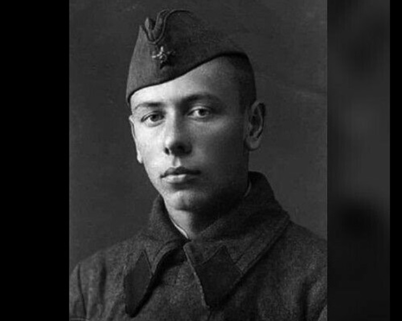 Анатолий Папанов во время службы в армии 