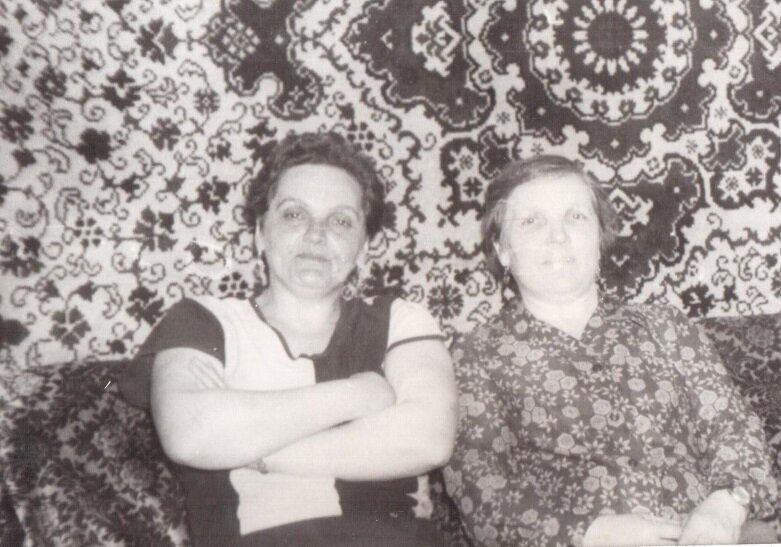 сёстры... маме 50, Наде - 36