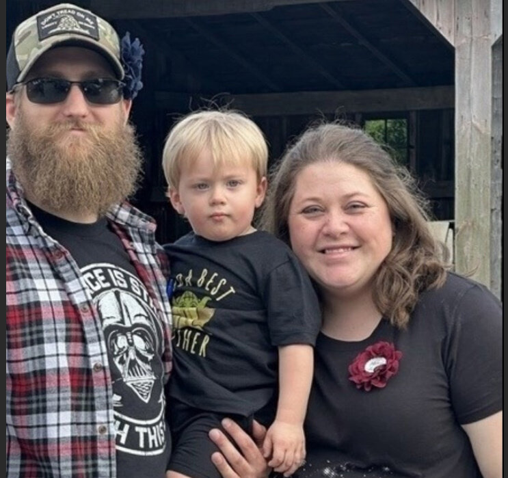 счастливая семья ждала второго ребенка