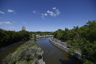    «Мосводосток» проверил гидроузел на реке Яуза в Москве © РИАМО