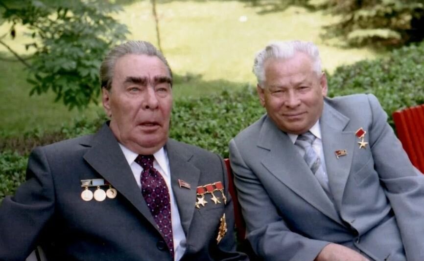 Брежнев и Черненко (иллюстрация из открытых источников) 