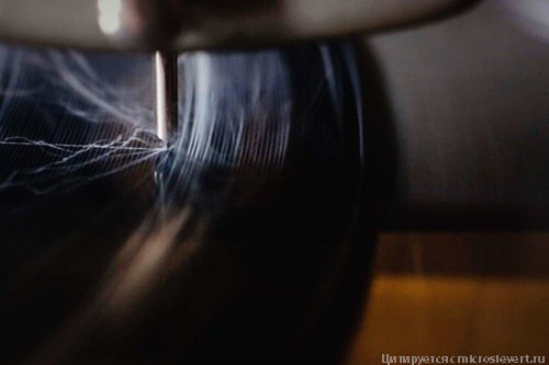 Что Вам приходит первым на ум, когда Вы слышите слово «рентген»? Наверное, медицинское исследование, темная комната и ученый, предложивший пользоваться X-лучами и снимками.-2