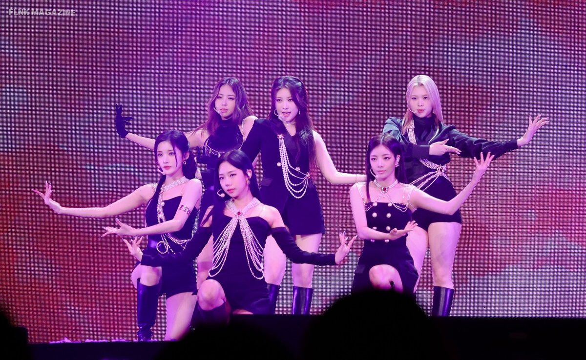 Purple Kiss. Фото взято из интернета.