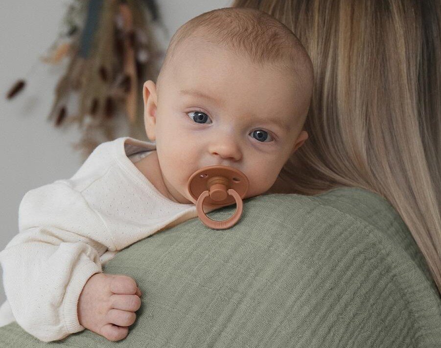 Пометка GOTS на упаковке пелёнок BIBS означает, что муслин произведен из органического хлопка, который выращен без применения пестицидов и химических удобрений, и собран вручную