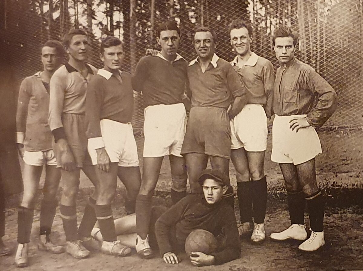 Футбольная команда Перловки 1925 год