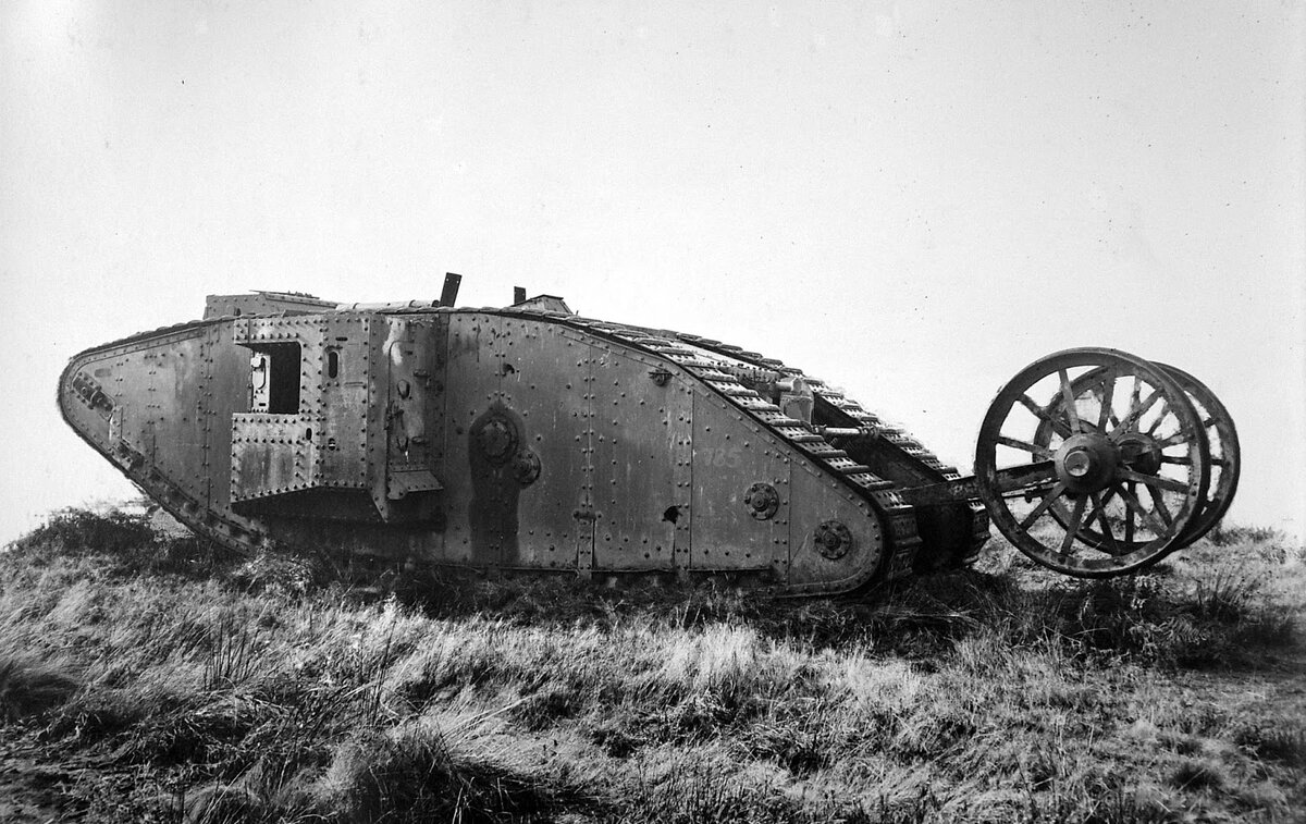                                       Детище английских инженеров, первый танк в истории