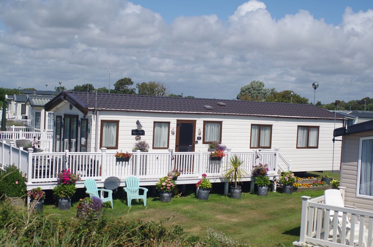 Вот чей-то любимый караван среди множества ему подобных 