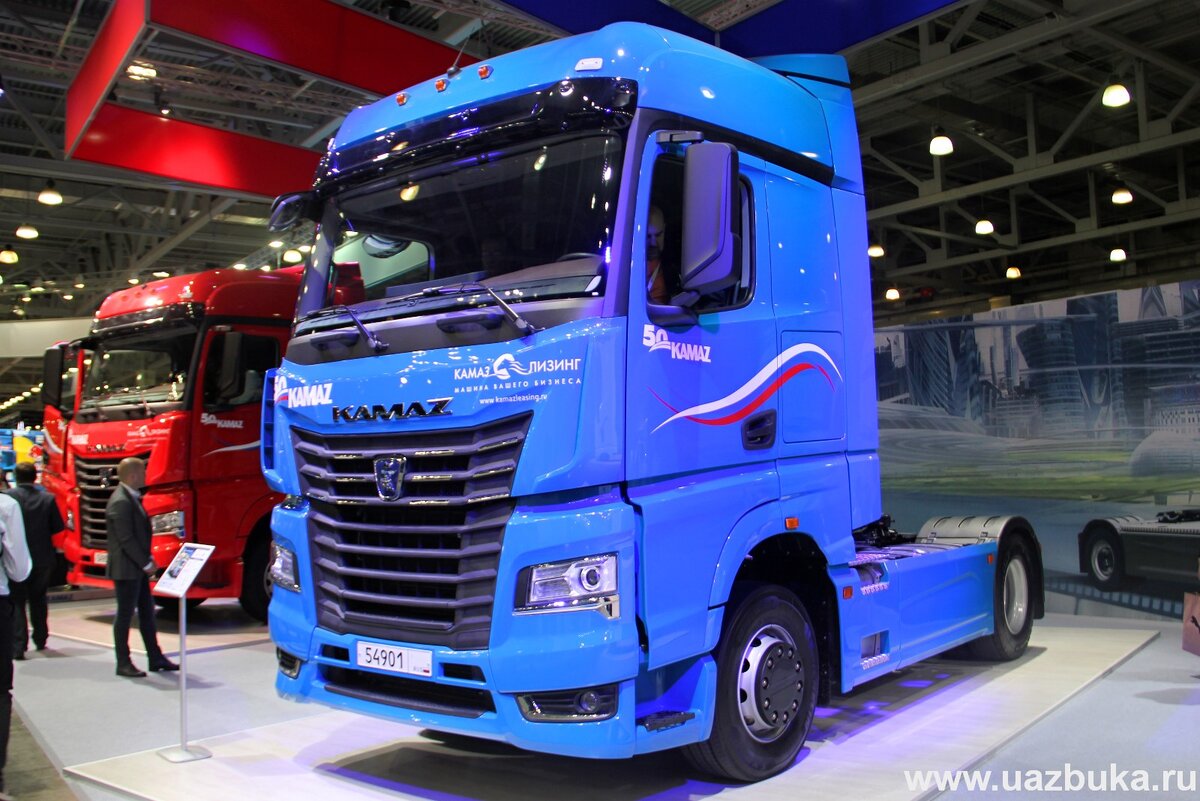 Синий КАМАЗ-54901