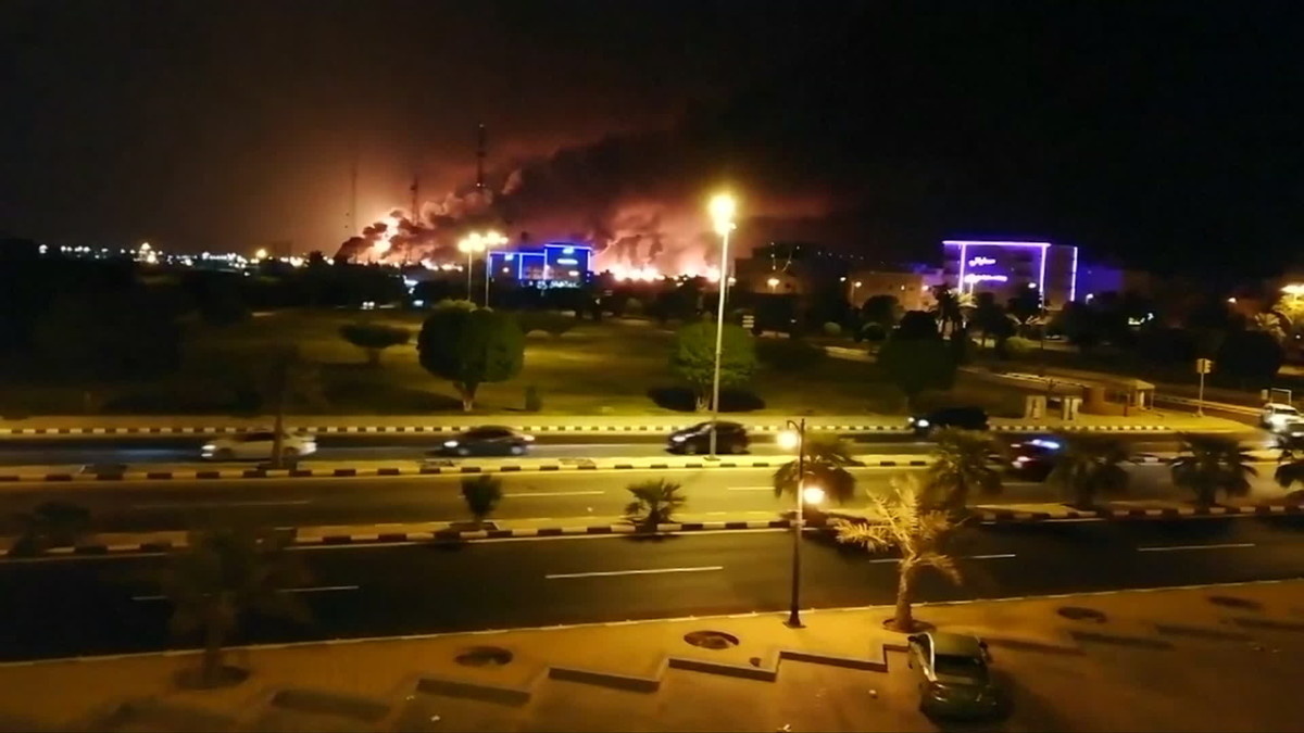 Последствия атаки дронов на нефтяные объекты Саудовской Аравии. Фото: Yle 