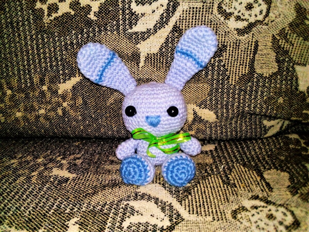 Зайка Амигуруми