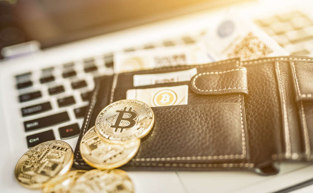 Более 25 000 торговых точек во Франции намерены начать принимать к оплате биткоин. Стоит отметить, что среди них будет производитель спортивных товаров Decathlon, а также сеть магазинов косметики Sephora.