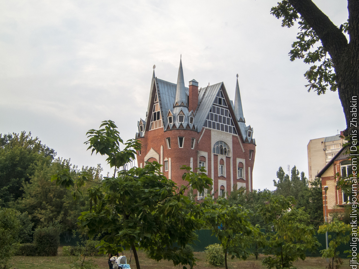 Что внутри заброшенного диснеевского замка в горпарке?: djhooligantk —  LiveJournal