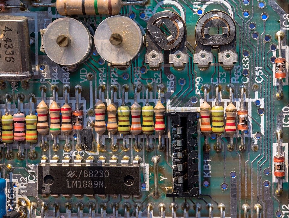 Источник: https://pixabay.com/ru/photos/spectrum-%D1%81%D0%B8%D0%BD%D0%BA%D0%BB%D0%B5%D1%80-%D0%BA%D0%BE%D0%BC%D0%BF%D1%8C%D1%8E%D1%82%D0%B5%D1%80-1982-3830061/