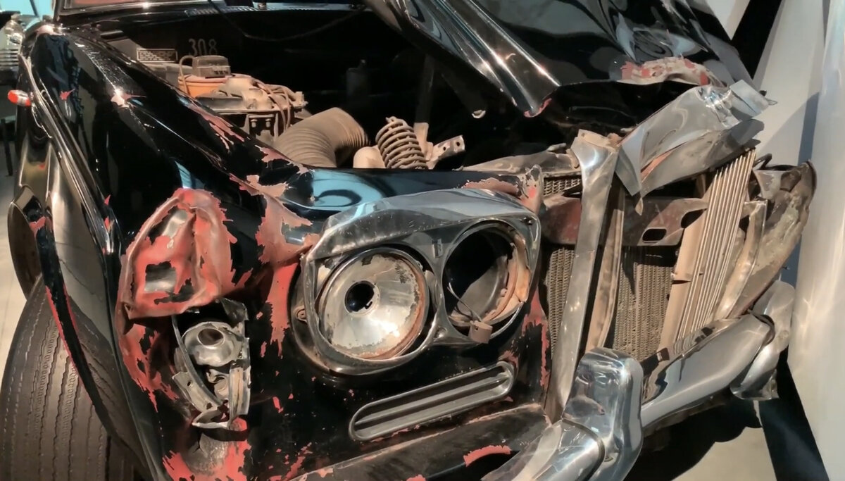 Никто не мог и предполагать что ожидает водителя черезз пару минут. Но всё произошло быстро и неожиданно. 