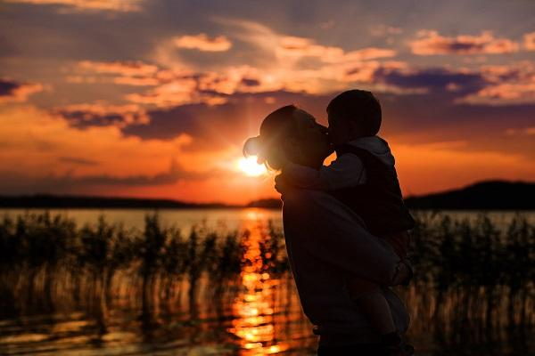 Хотели ли вы в 4-летнем возрасте жениться на матери, няне, сестре или выйти замуж за отца или брата? Такой "романтический интерес" к близким угасает к семи годам