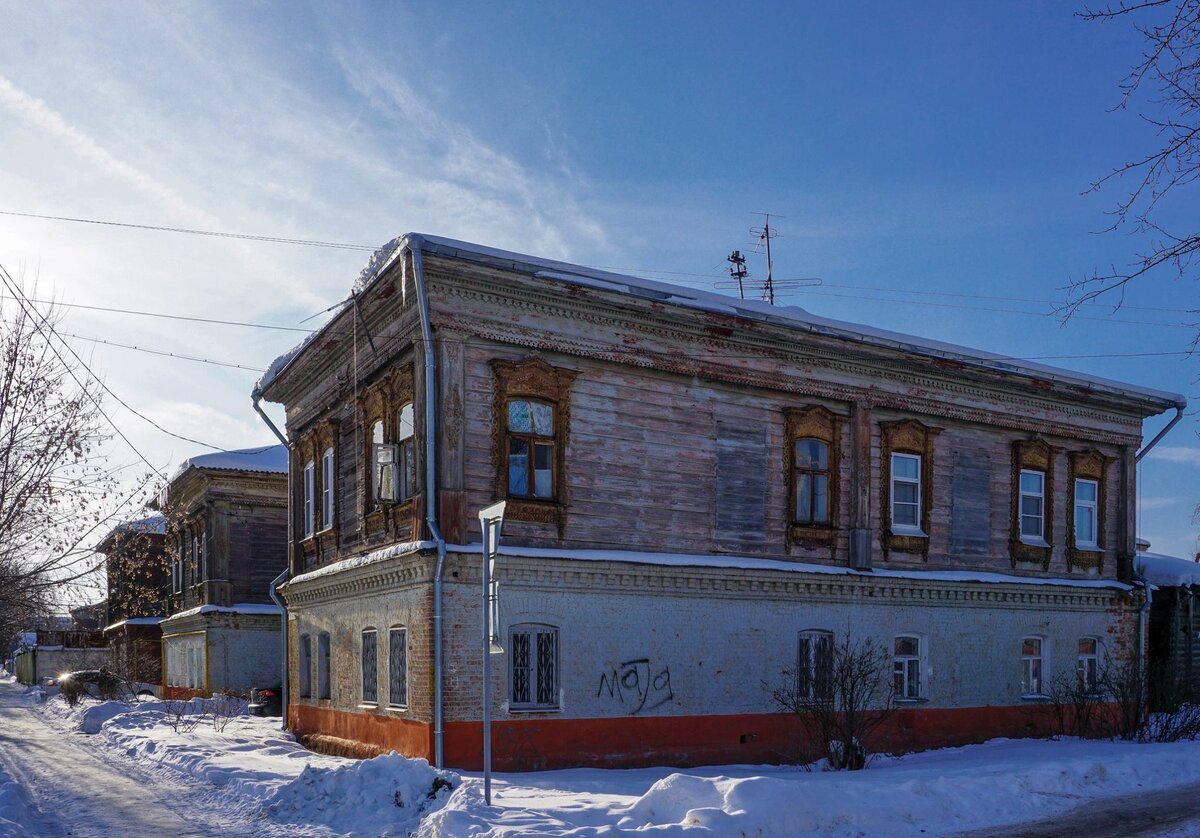 Дом посада. Старинные здания Павловского Посада. Старинный дом Павловский Посад. Дом Сикачева Павловский Посад. Павловский Посад ул Ленина,4.