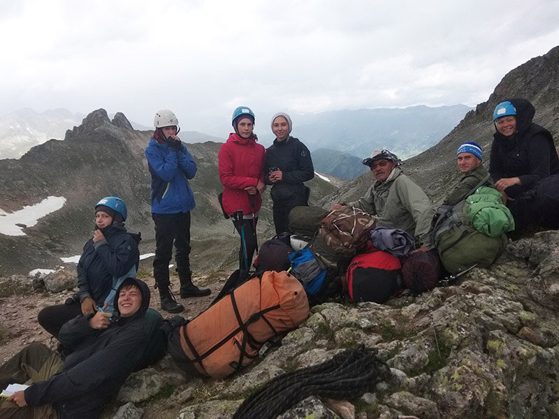 Благодаря Георгию НОСОВУ  (третий справа) на Рогачевщине развивается горный туризм.