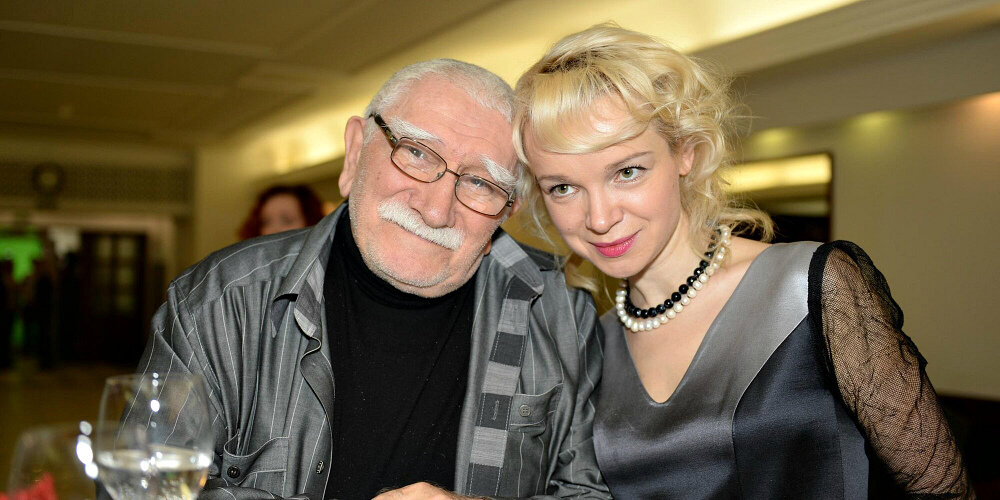 Джигарханян после развода еле-еле пришел в себя. Год не вылезал из больниц.