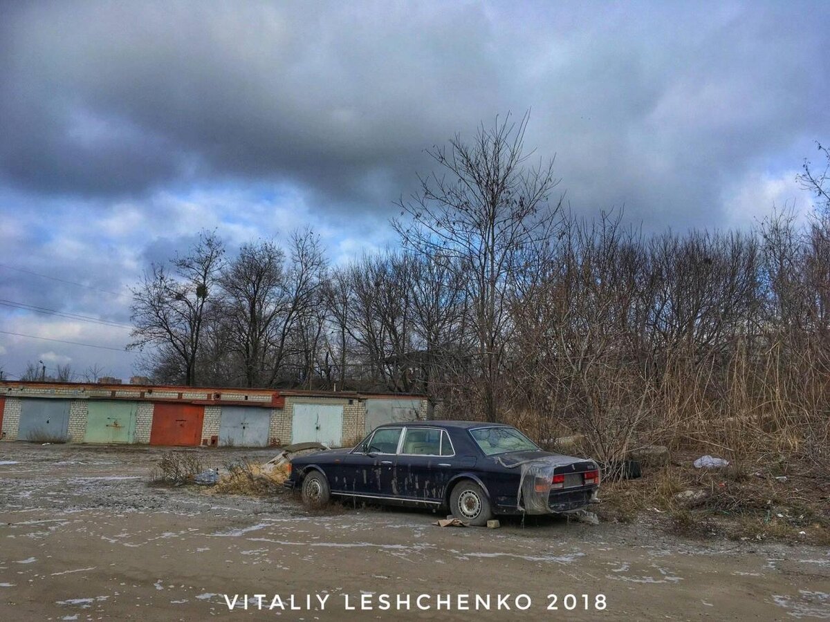  Владелец, был криминальным авторитетом в лихие 1990-е и несмотря на то, что он смог пережить опасные времена и серьезно подняться в криминальном мире, эхо бандитских разборок успело добраться до него через несколько лет. Он был убит, а автомобиль брошен после его гибели.