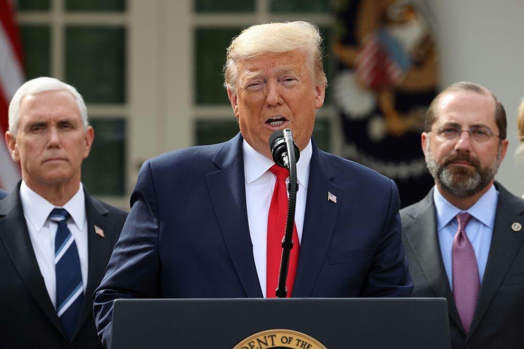 Трамп объявил в США режим ЧС из-за коронавируса и пожал всем руки))))