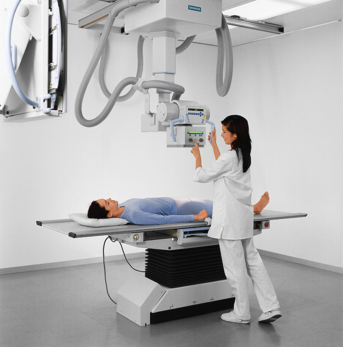 Врач перед назначением этой процедуры взвешивает все за и против, он всегда склоняется к мнению что - польза будет больше, чем риск.