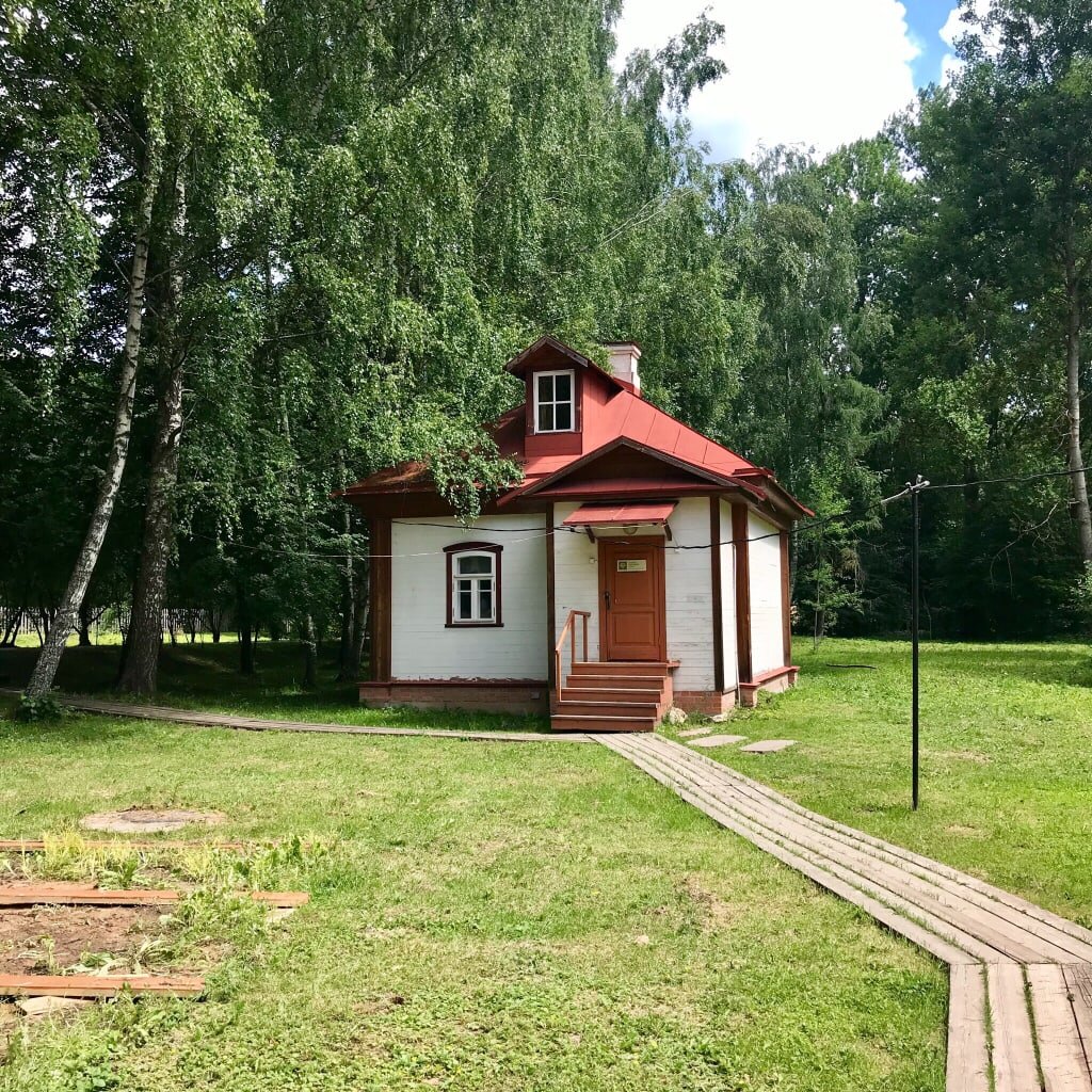 Мелихово музей заповедник а п чехов. Музей-заповедник Мелихово. Мелихово музей-усадьба Чехова. Имение Чехова в Мелихово. Усадьба а. п. Чехова «Мелихово».