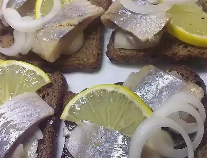 Хлеб и селедка дорожают