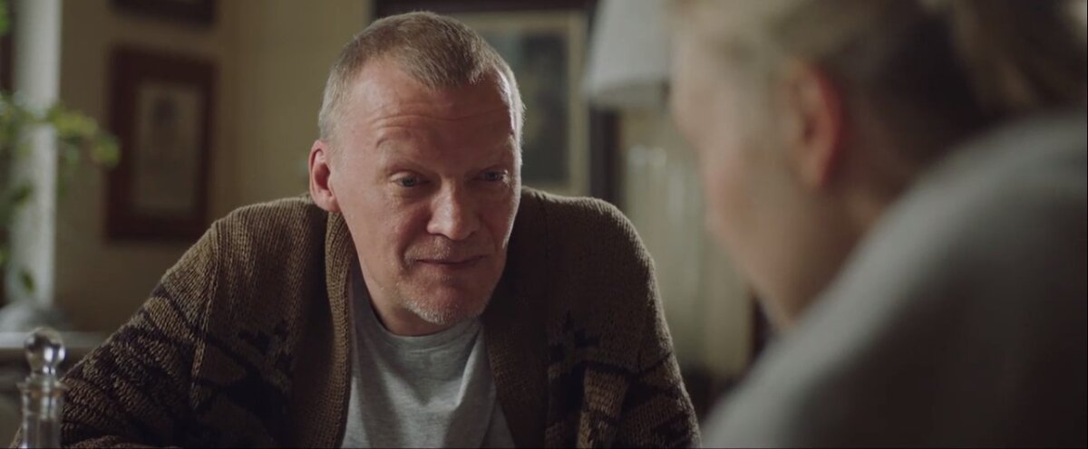 Писатель в быту. Кадр из "Интервью"