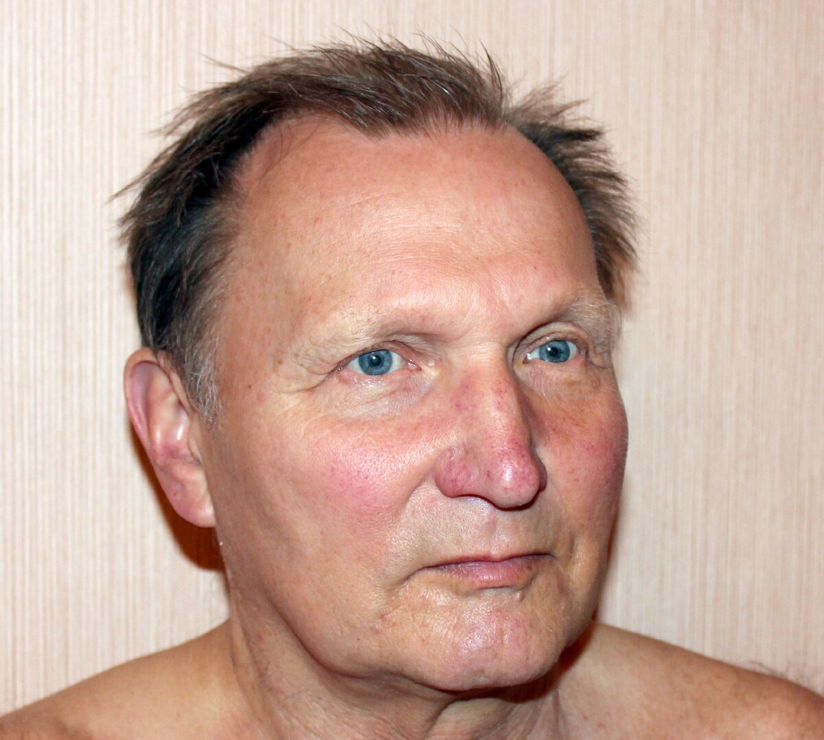 Сан Саныч выехал на дачу.