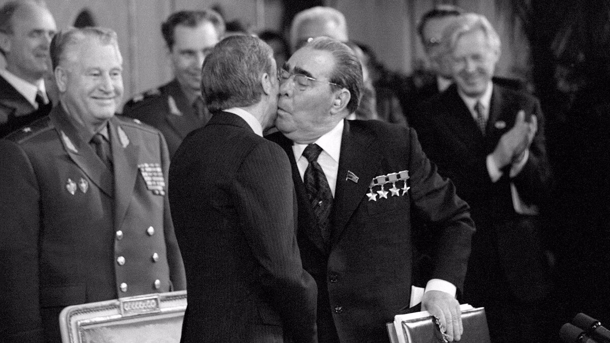 Джимми Картер и Леонид Брежнев. 1979 год. Яндекс.Картинки
