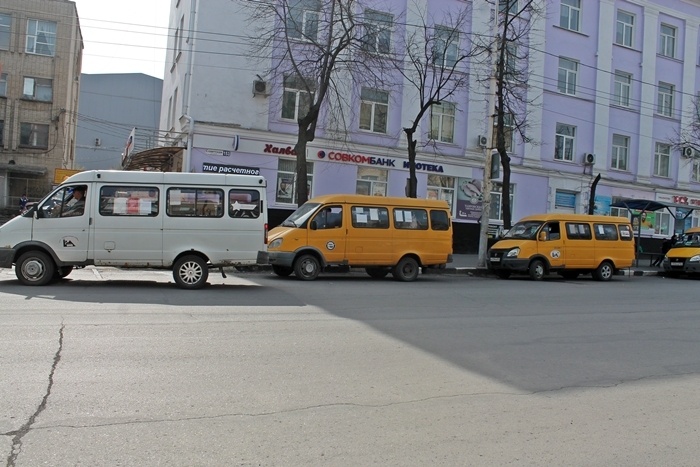 Остановка Красный Шахтёр в Шахтах в первый день карантина.